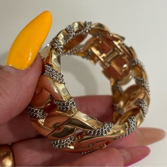 Gold tone silver chain hinged wide bracelet # 090 - Picture 4 of 7